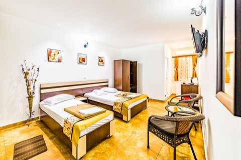 Apartament 2/4 locuri